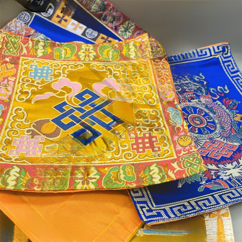 Tibetan-style Buddhist Hall De - đánh giá và giá Decorative Throw Pillow