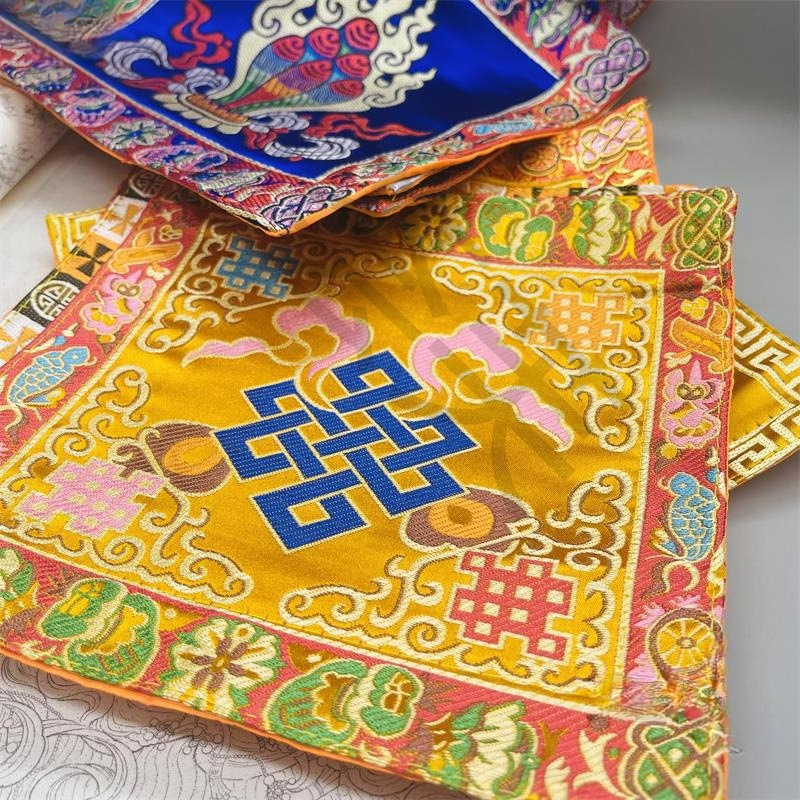Tibetan-style Buddhist Hall De - đánh giá và giá Decorative Throw Pillow