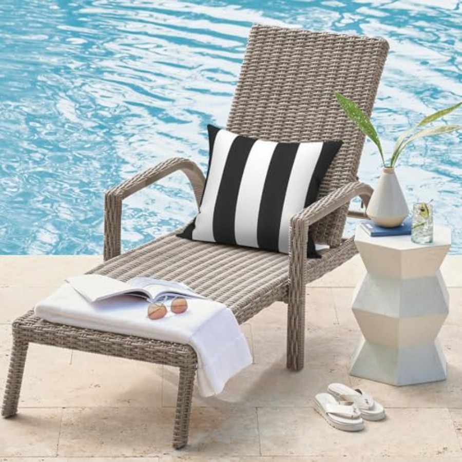 Pack of 2 Waterproof Outdoor P - đánh giá và giá Decorative Throw Pillow